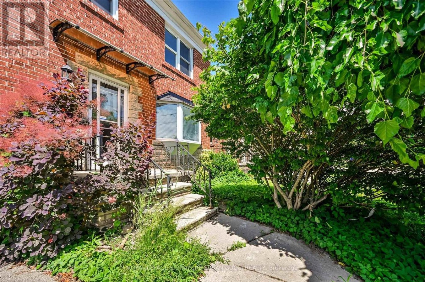 MAIN - 32 MARILYN CRESCENT - Photo 2