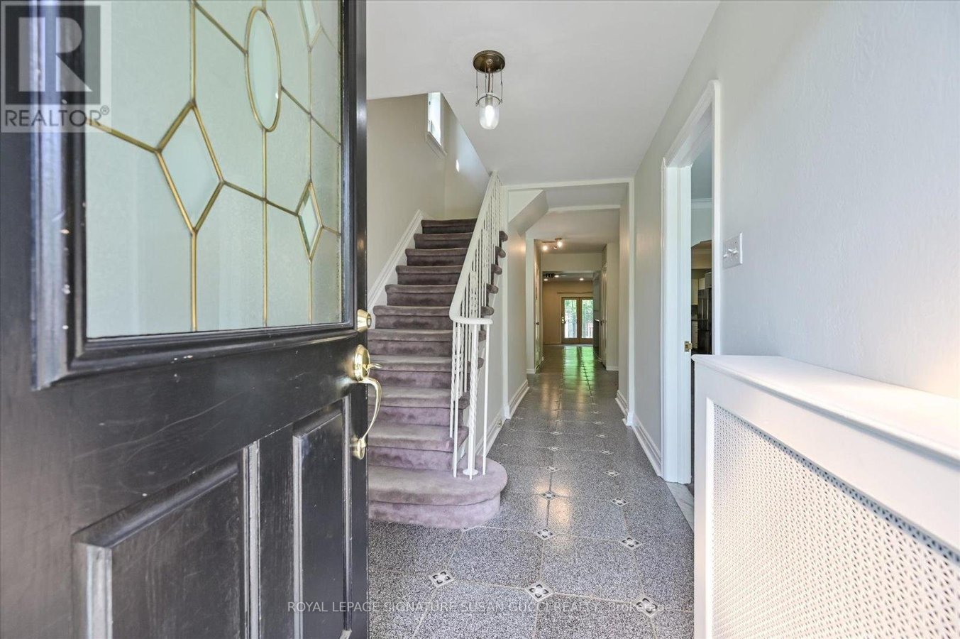 MAIN - 32 MARILYN CRESCENT - Photo 3