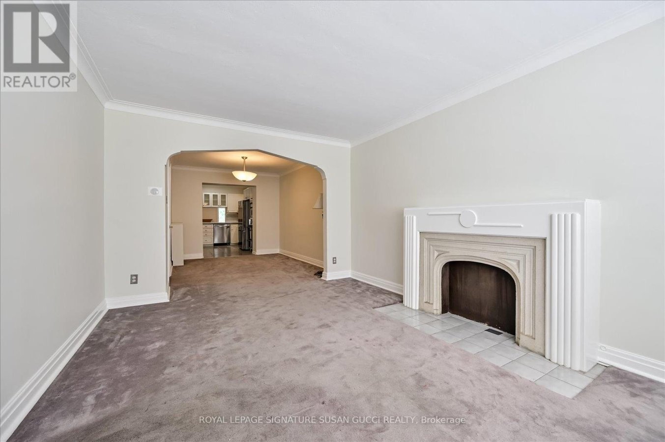 MAIN - 32 MARILYN CRESCENT - Photo 5