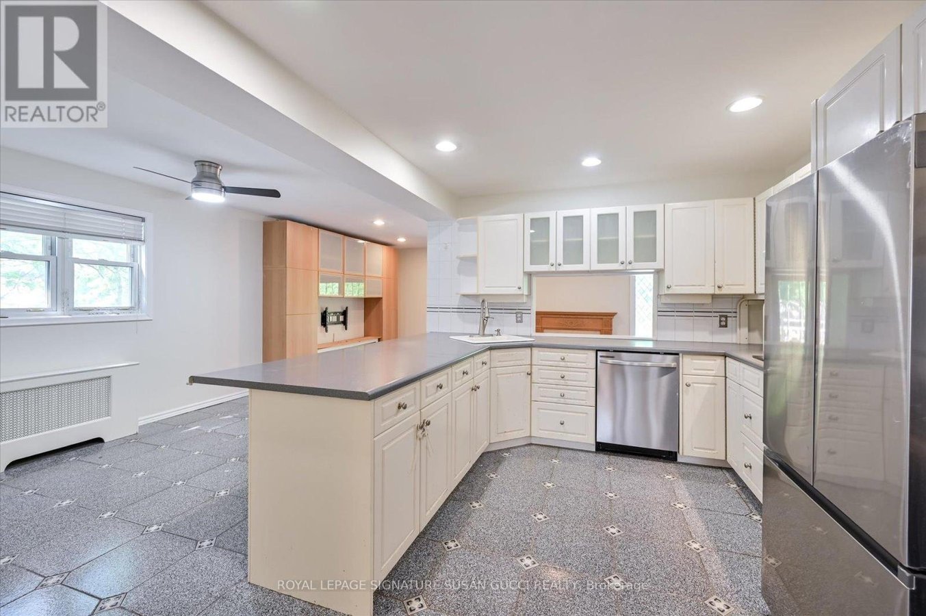 MAIN - 32 MARILYN CRESCENT - Photo 16
