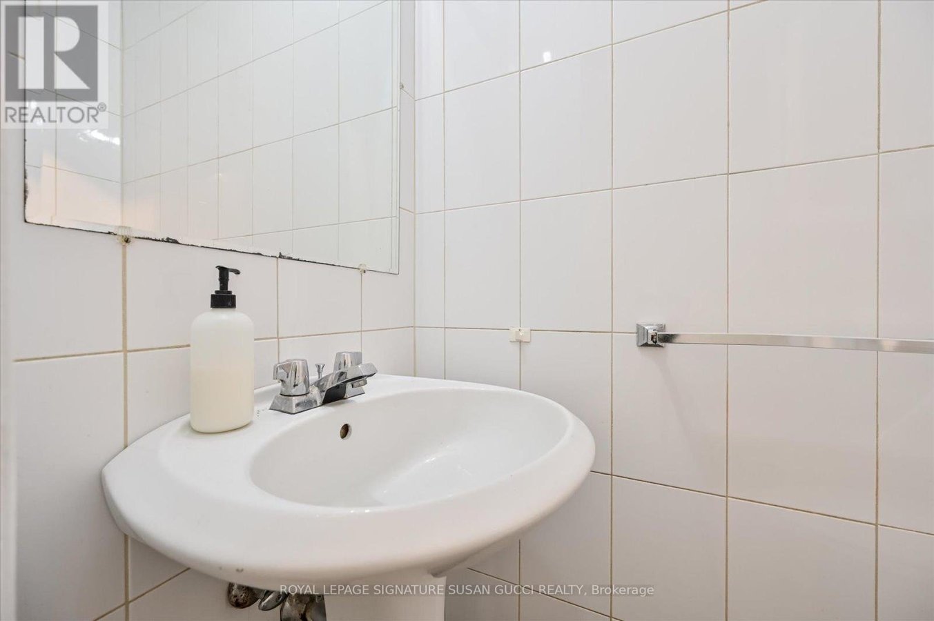 MAIN - 32 MARILYN CRESCENT - Photo 17
