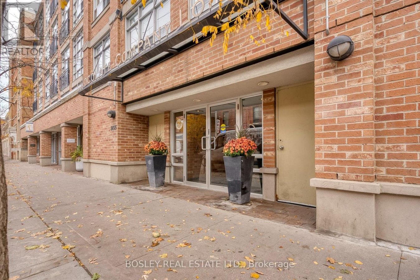 311 - 955 QUEEN STREET W - Photo 2