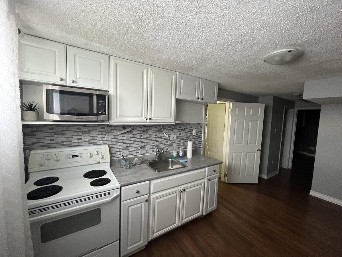 2106 Saint Clair Avenue West - Photo 1