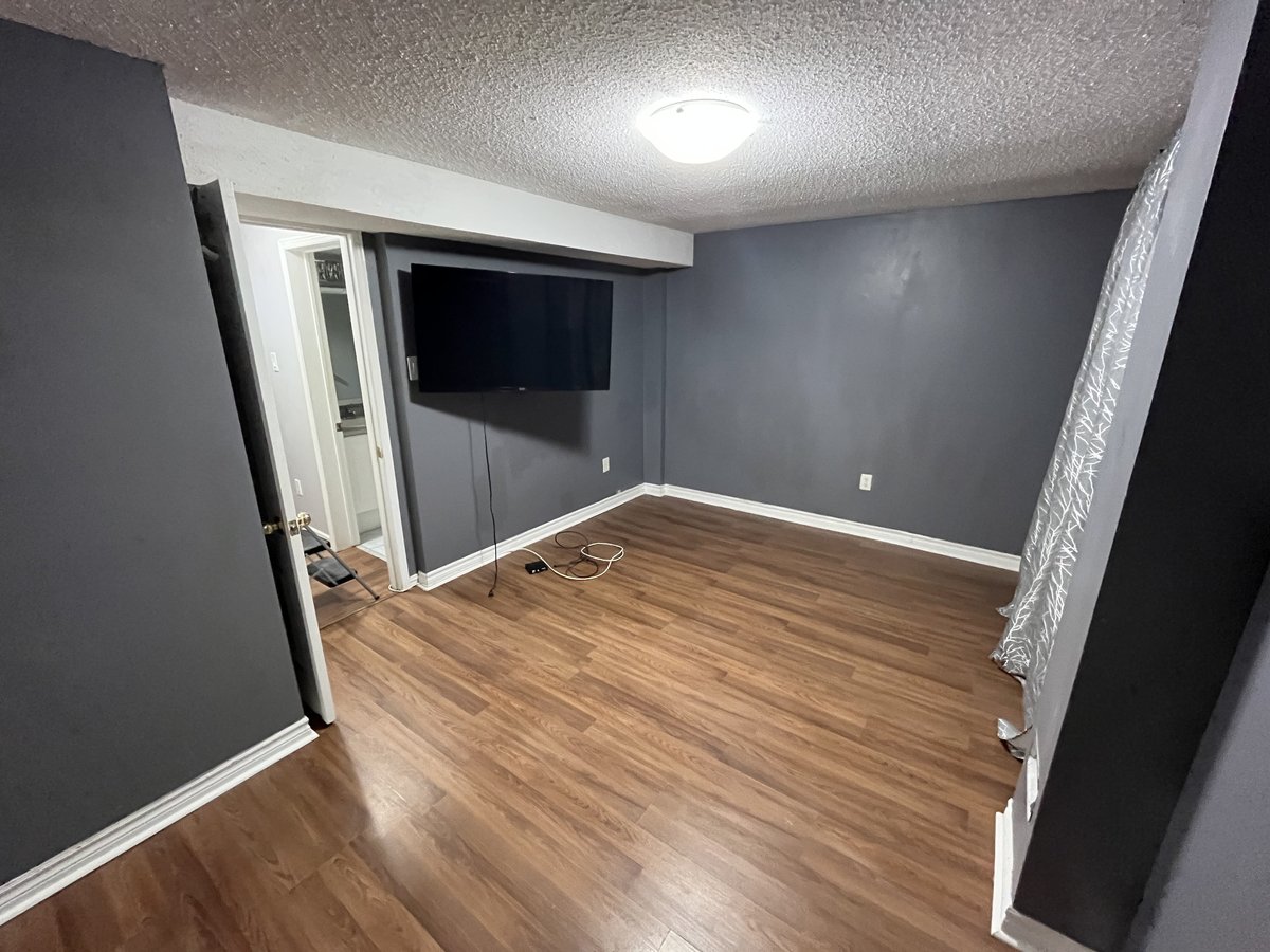 2106 Saint Clair Avenue West - Photo 3
