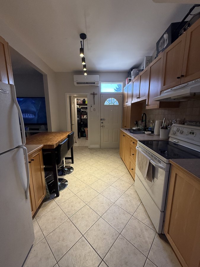 559 Dovercourt Road - Photo 1