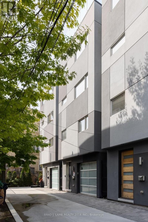 16 EGERTON LANE N - Photo 1