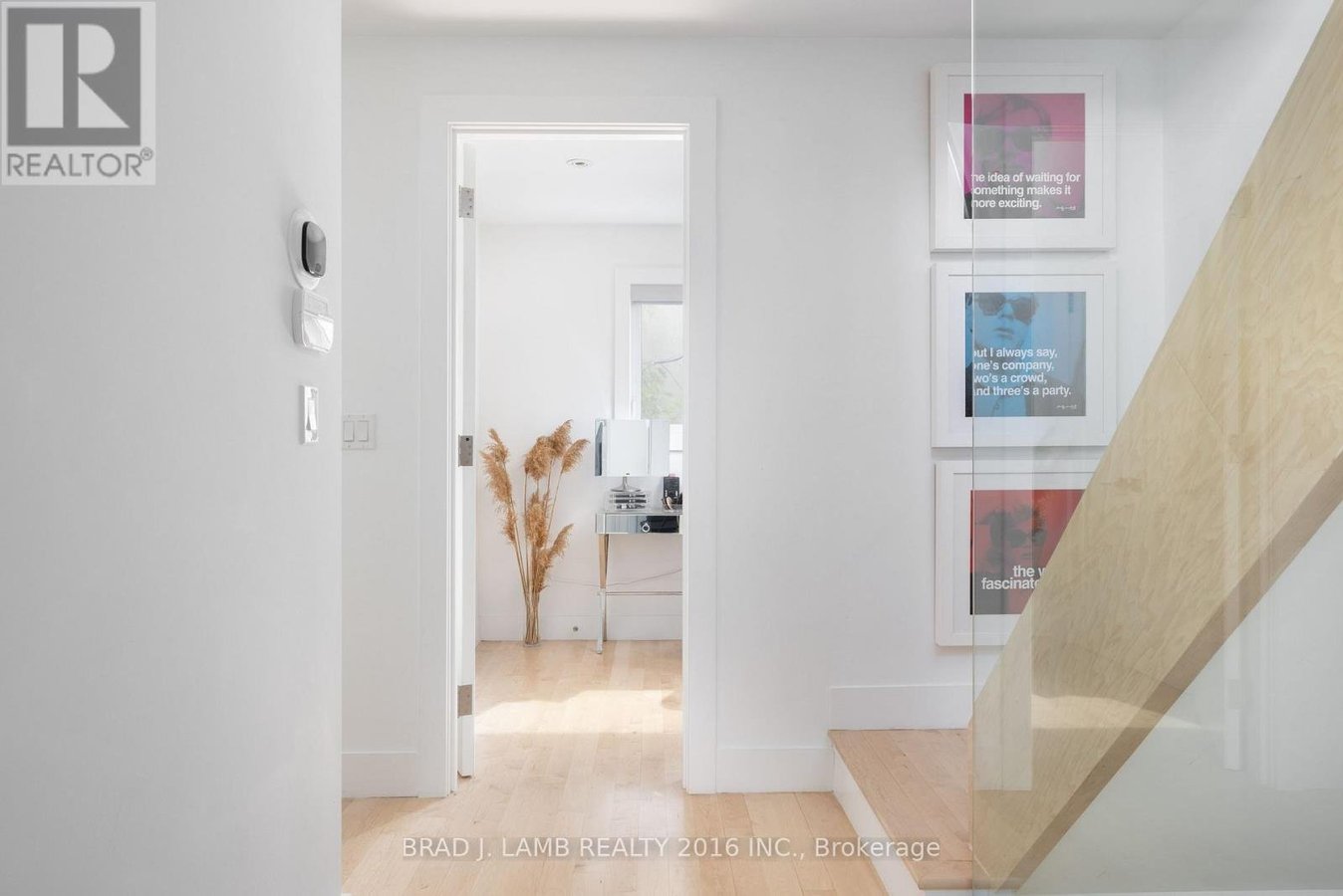 16 EGERTON LANE N - Photo 6