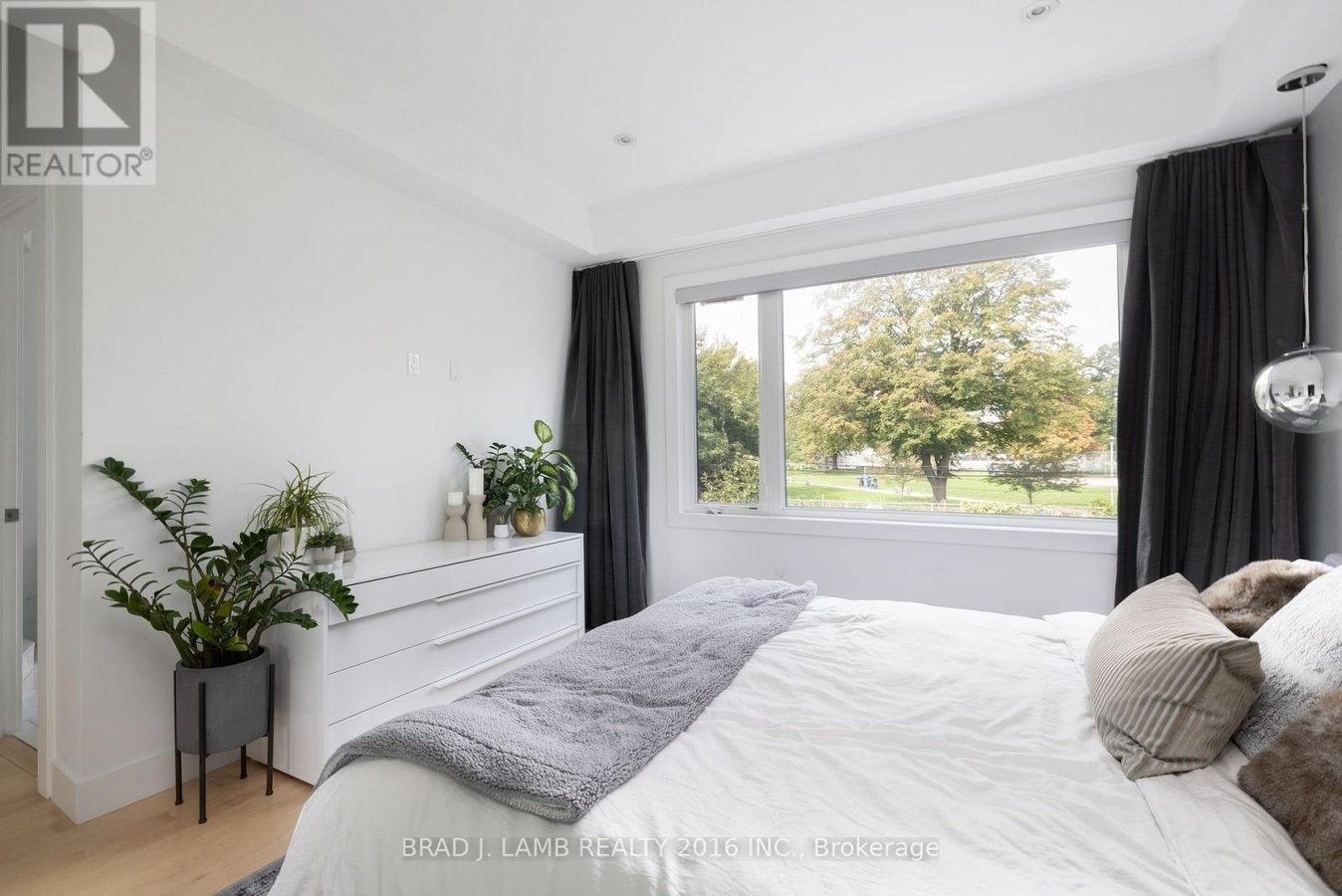 16 EGERTON LANE N - Photo 11