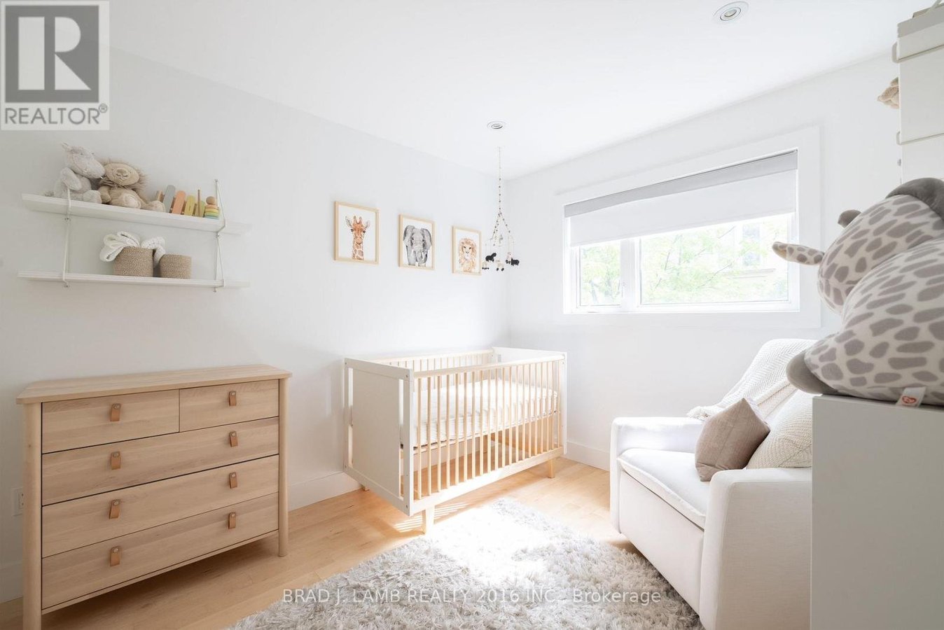 16 EGERTON LANE N - Photo 13