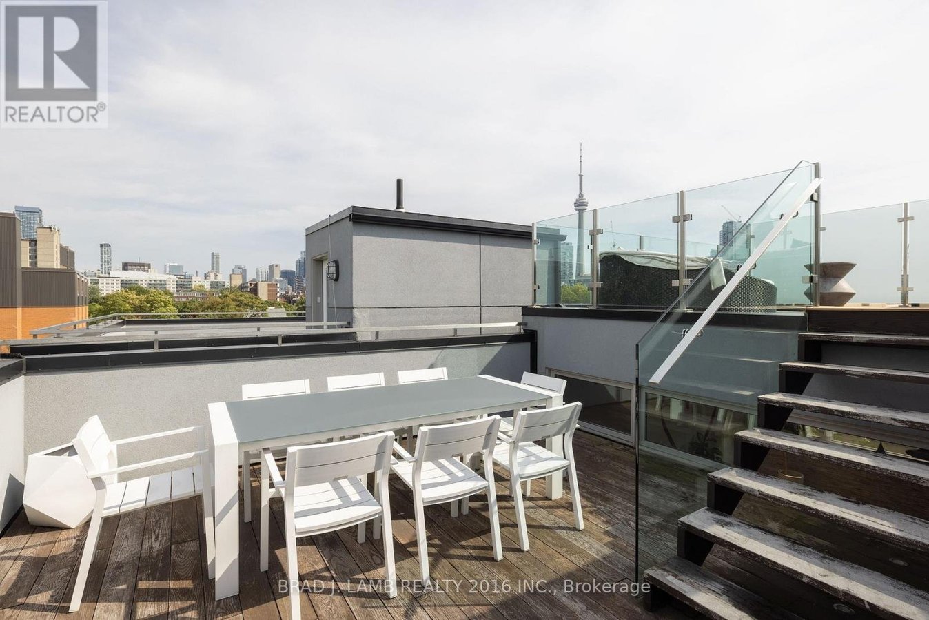 16 EGERTON LANE N - Photo 14
