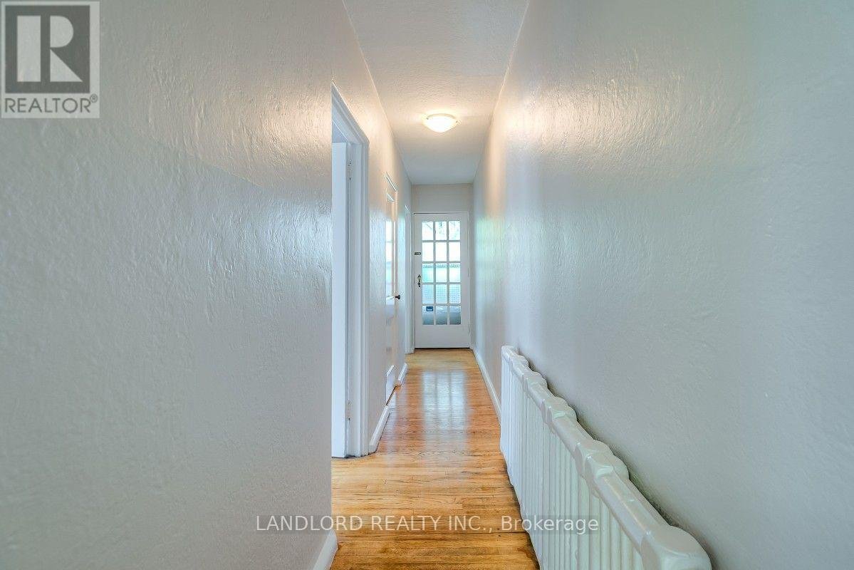 UPPER - 20 ACACIA ROAD - Photo 13