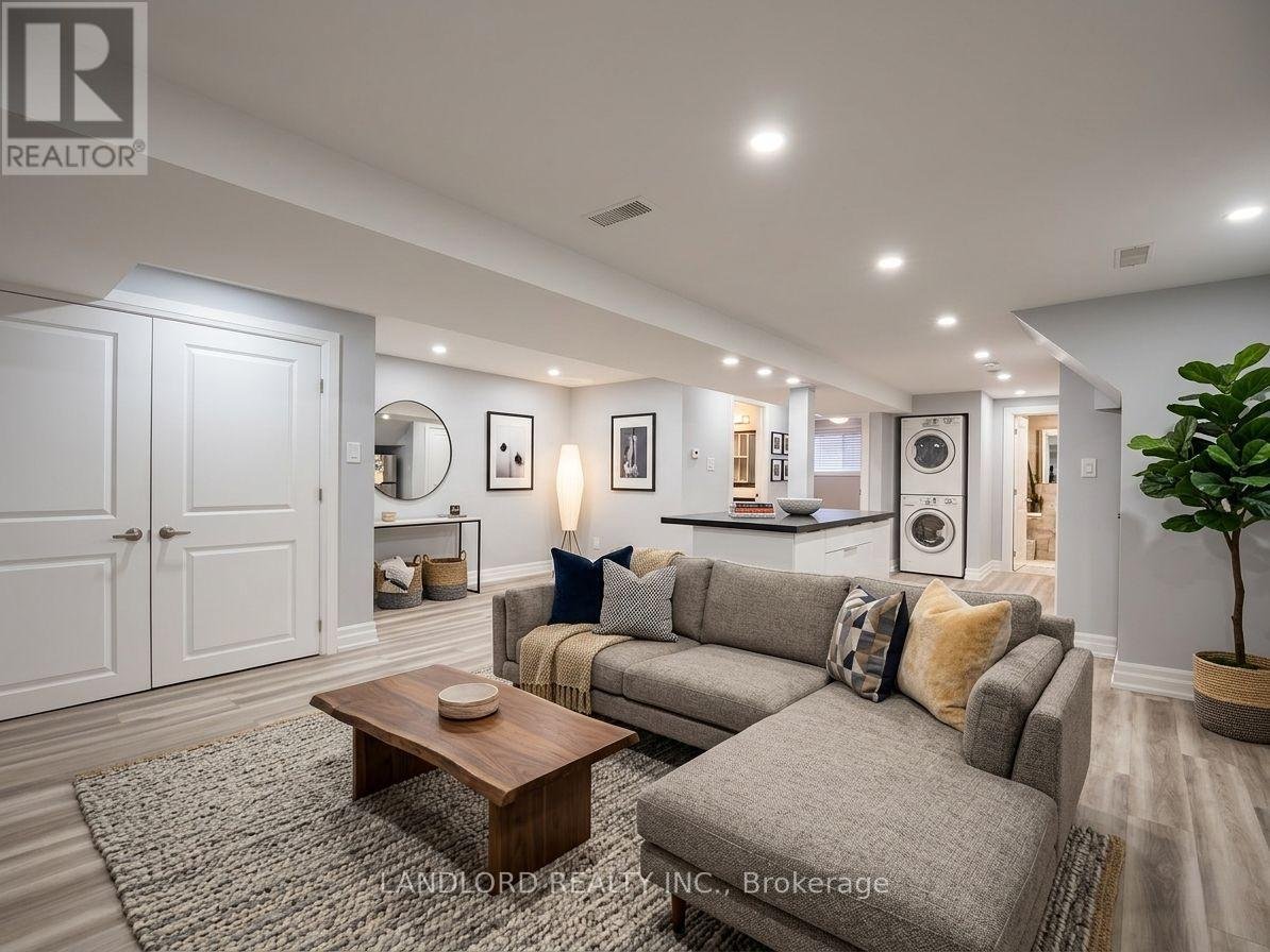 BSMT - 1001 COSBURN AVENUE - Photo 2