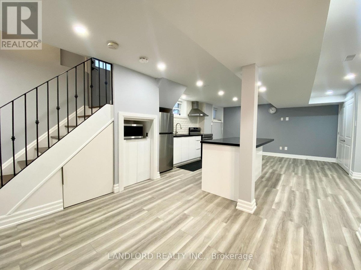 BSMT - 1001 COSBURN AVENUE - Photo 3