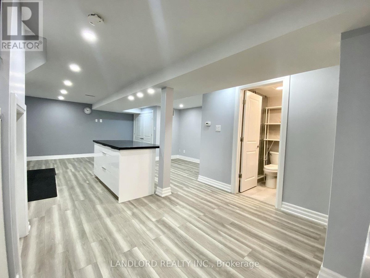 BSMT - 1001 COSBURN AVENUE - Photo 4