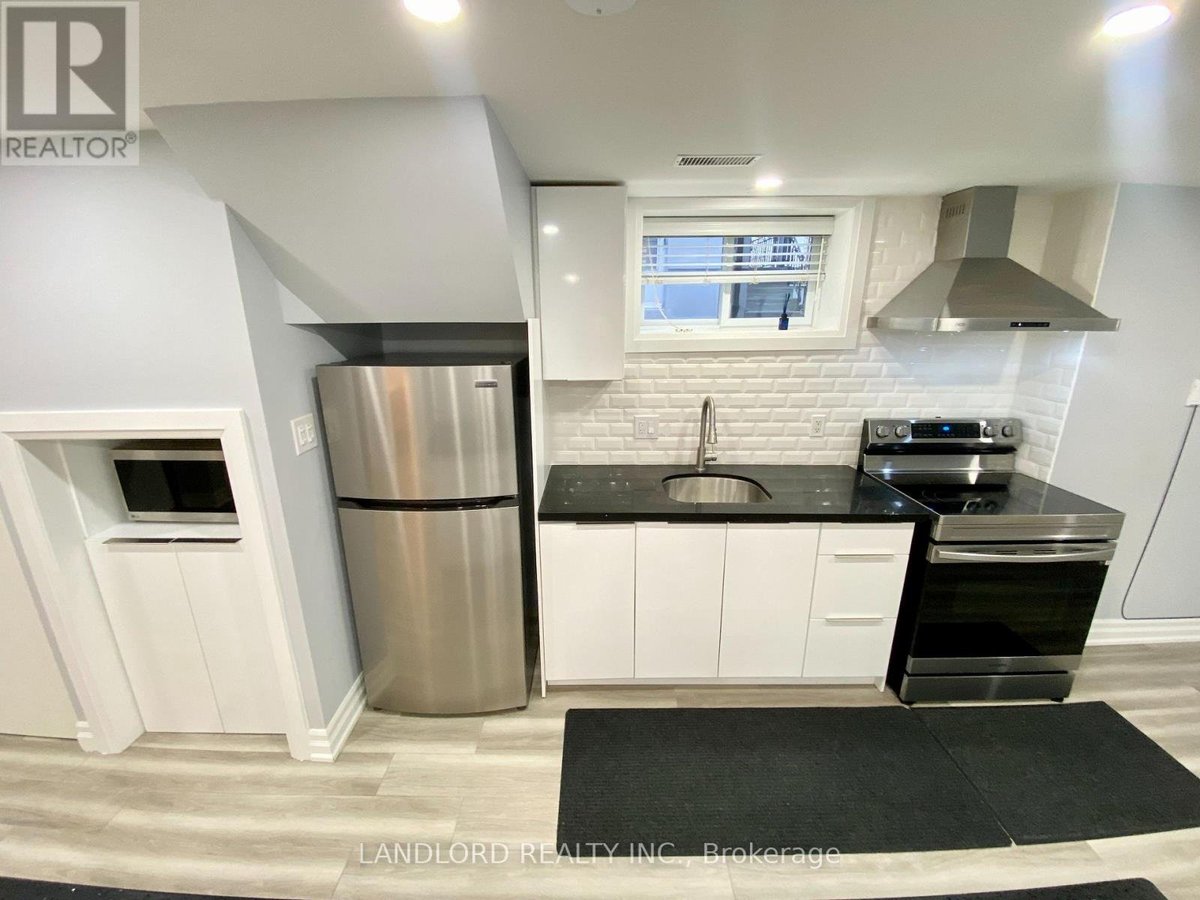 BSMT - 1001 COSBURN AVENUE - Photo 8