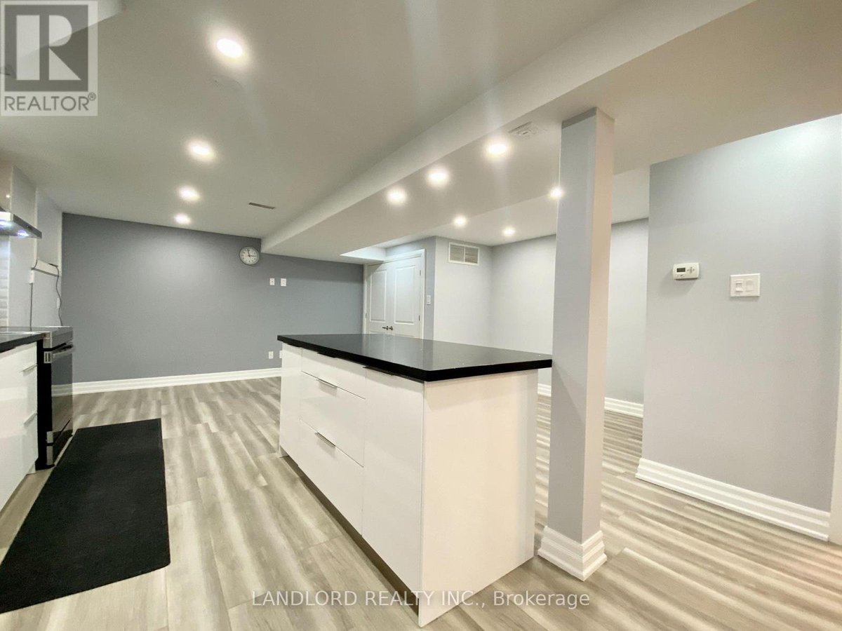 BSMT - 1001 COSBURN AVENUE - Photo 9