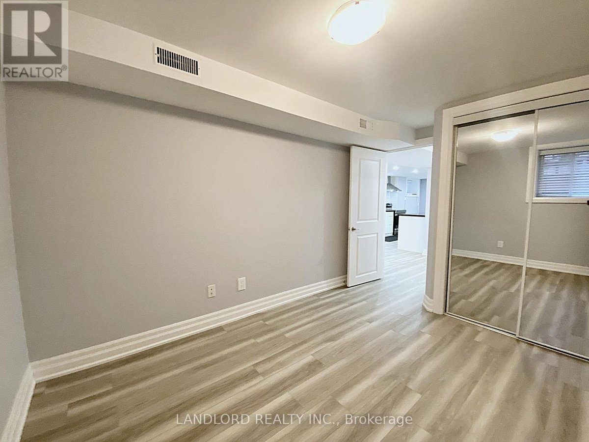 BSMT - 1001 COSBURN AVENUE - Photo 15