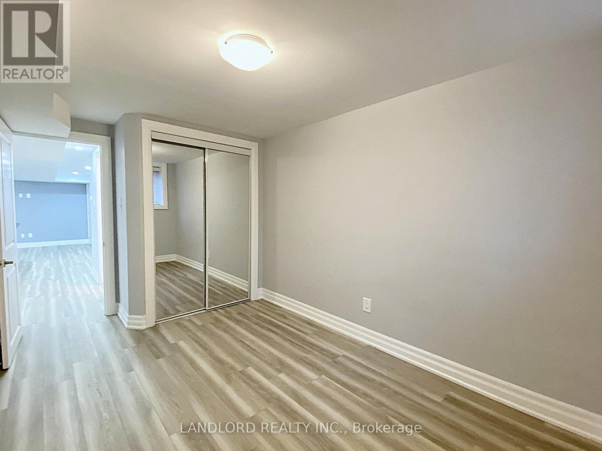 BSMT - 1001 COSBURN AVENUE - Photo 16