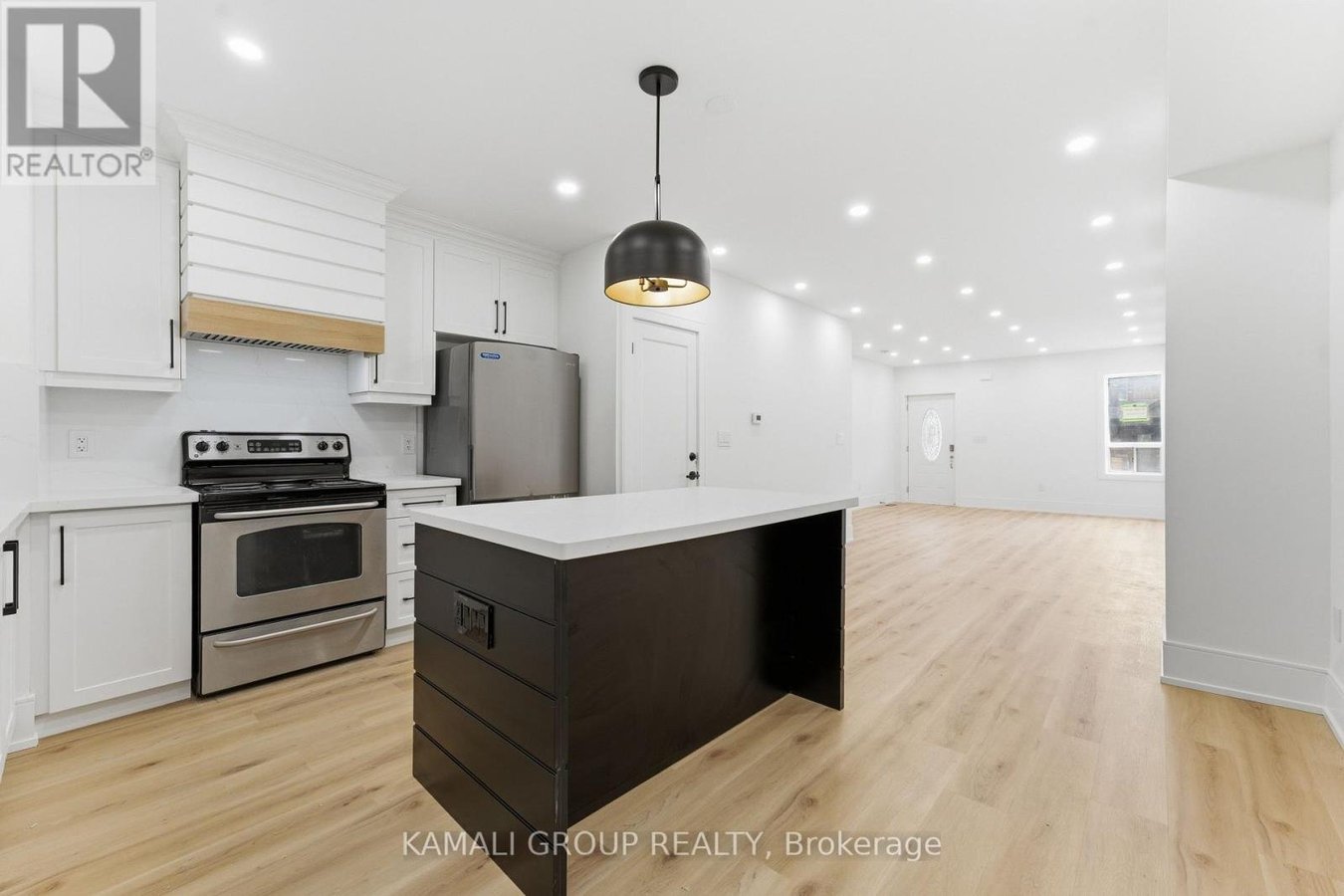 MAIN & UPPER - 154 WALLACE AVENUE - Photo 7