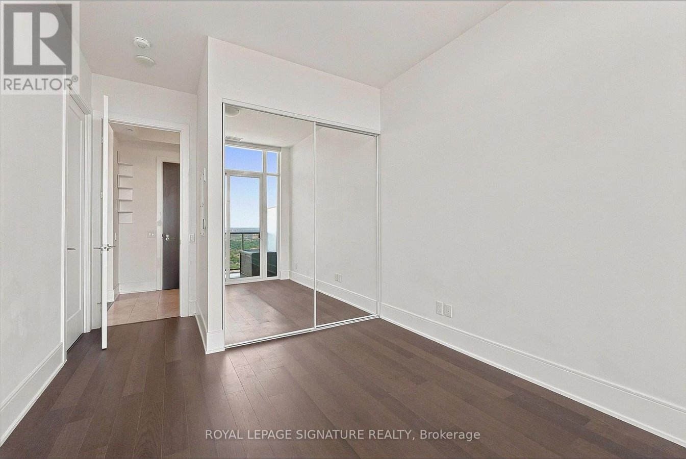 LPH 1 - 70 ANNIE CRAIG DRIVE - Photo 4