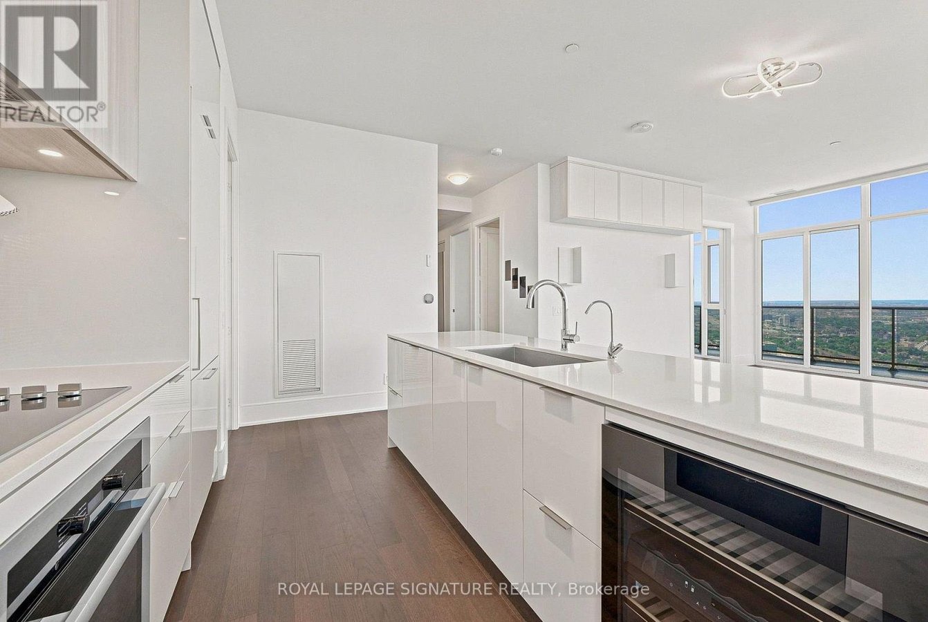 LPH 1 - 70 ANNIE CRAIG DRIVE - Photo 11