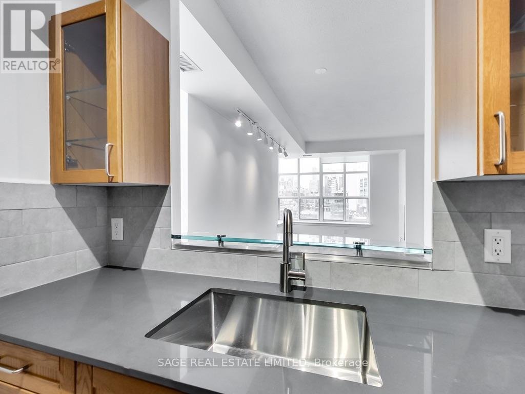 910 - 438 RICHMOND STREET W - Photo 9