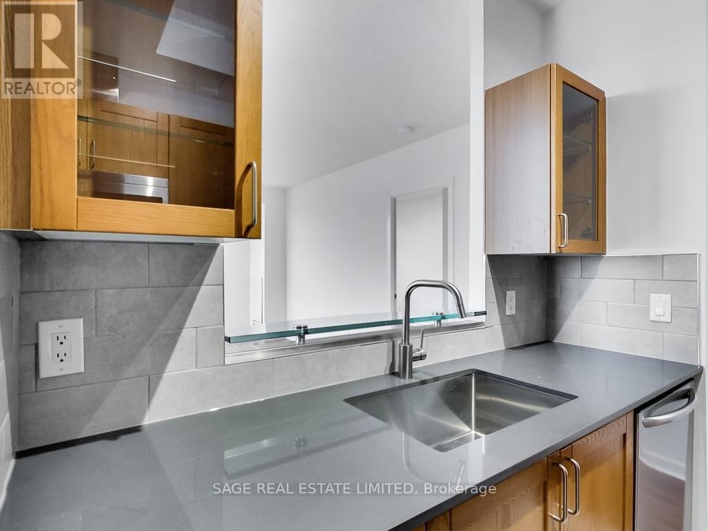 910 - 438 RICHMOND STREET W - Photo 10