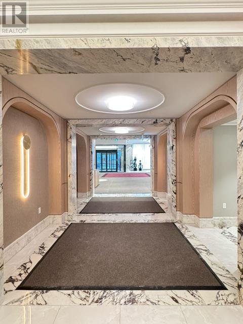1404 - 10 INN ON THE PARK DRIVE - Photo 6
