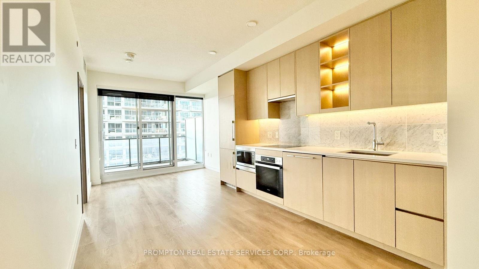 1507 - 85 MCMAHON DRIVE - Photo 3