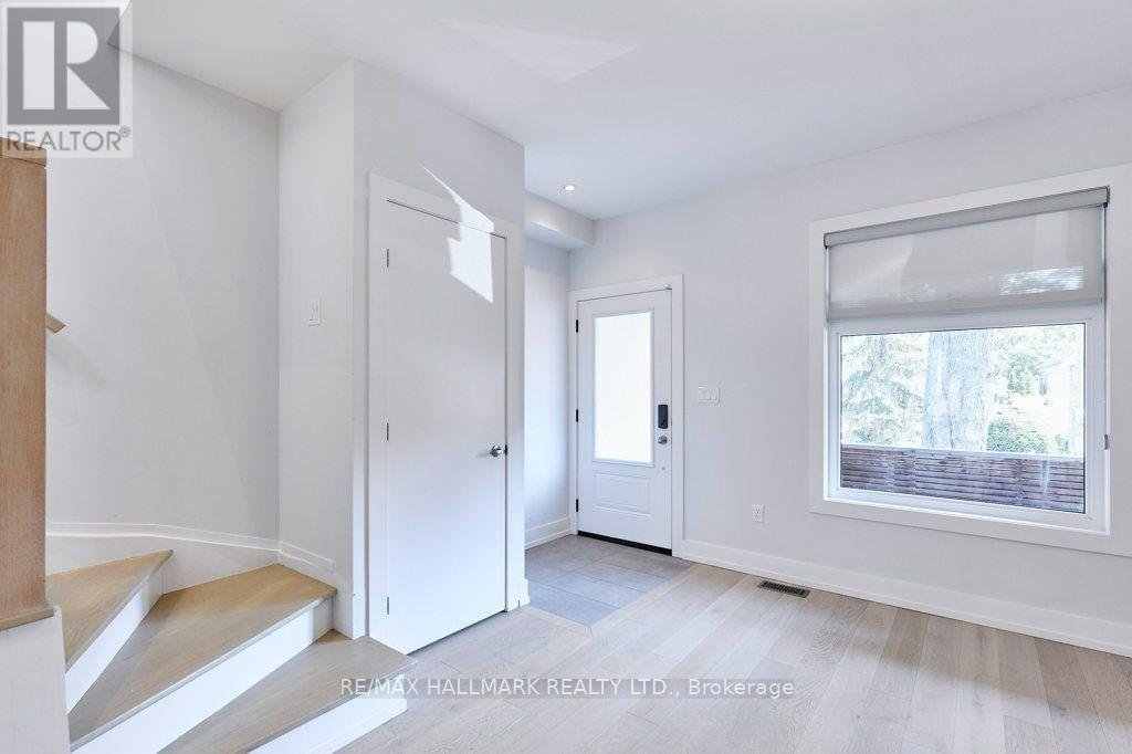 MAIN/UPPER - 38 SHUDELL AVENUE - Photo 4