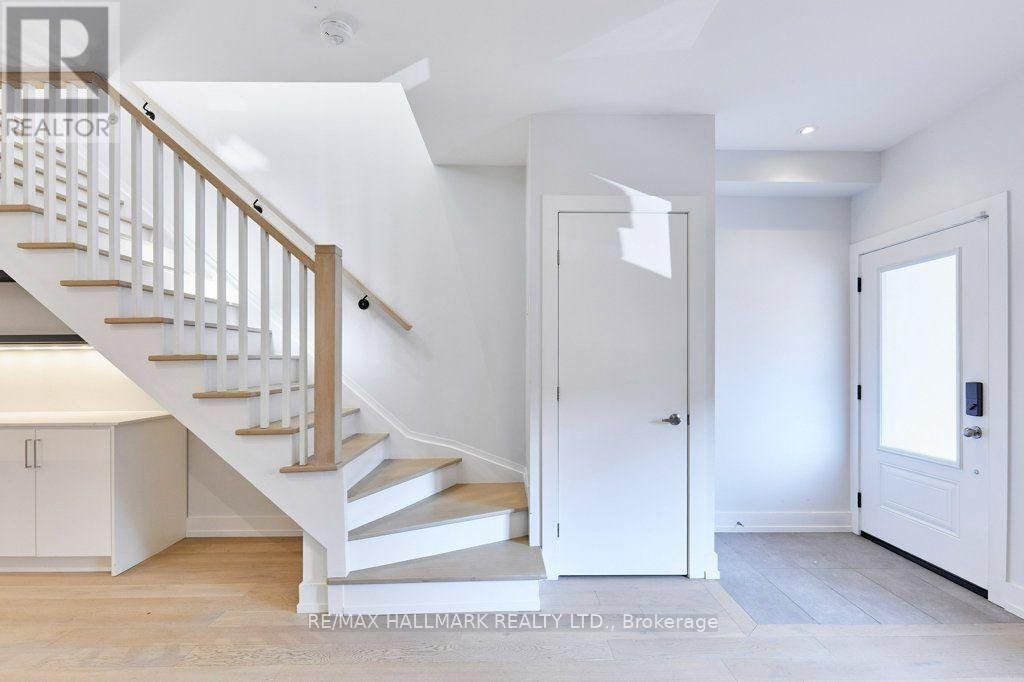 MAIN/UPPER - 38 SHUDELL AVENUE - Photo 5