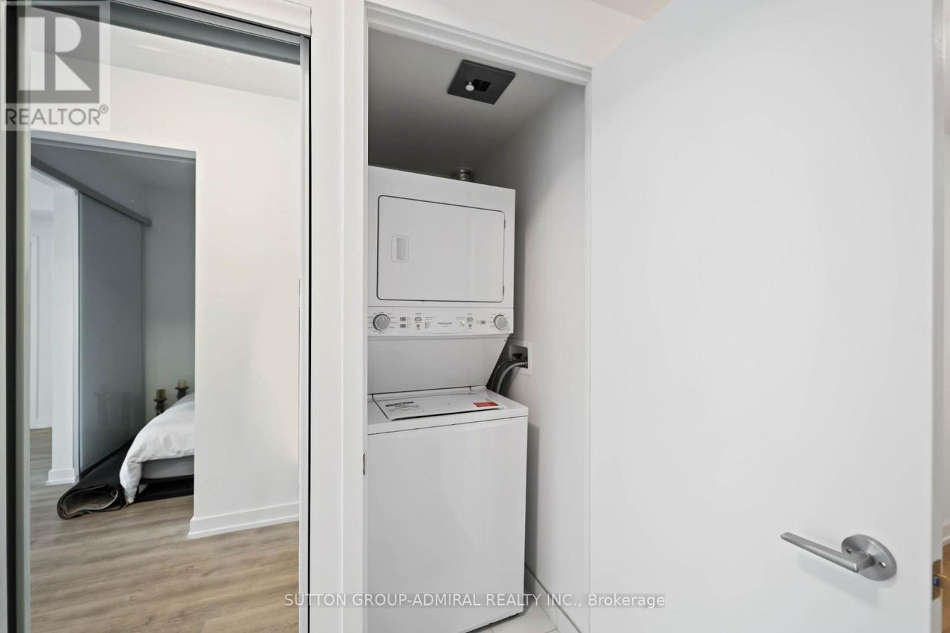 812 - 158 FRONT STREET E - Photo 6