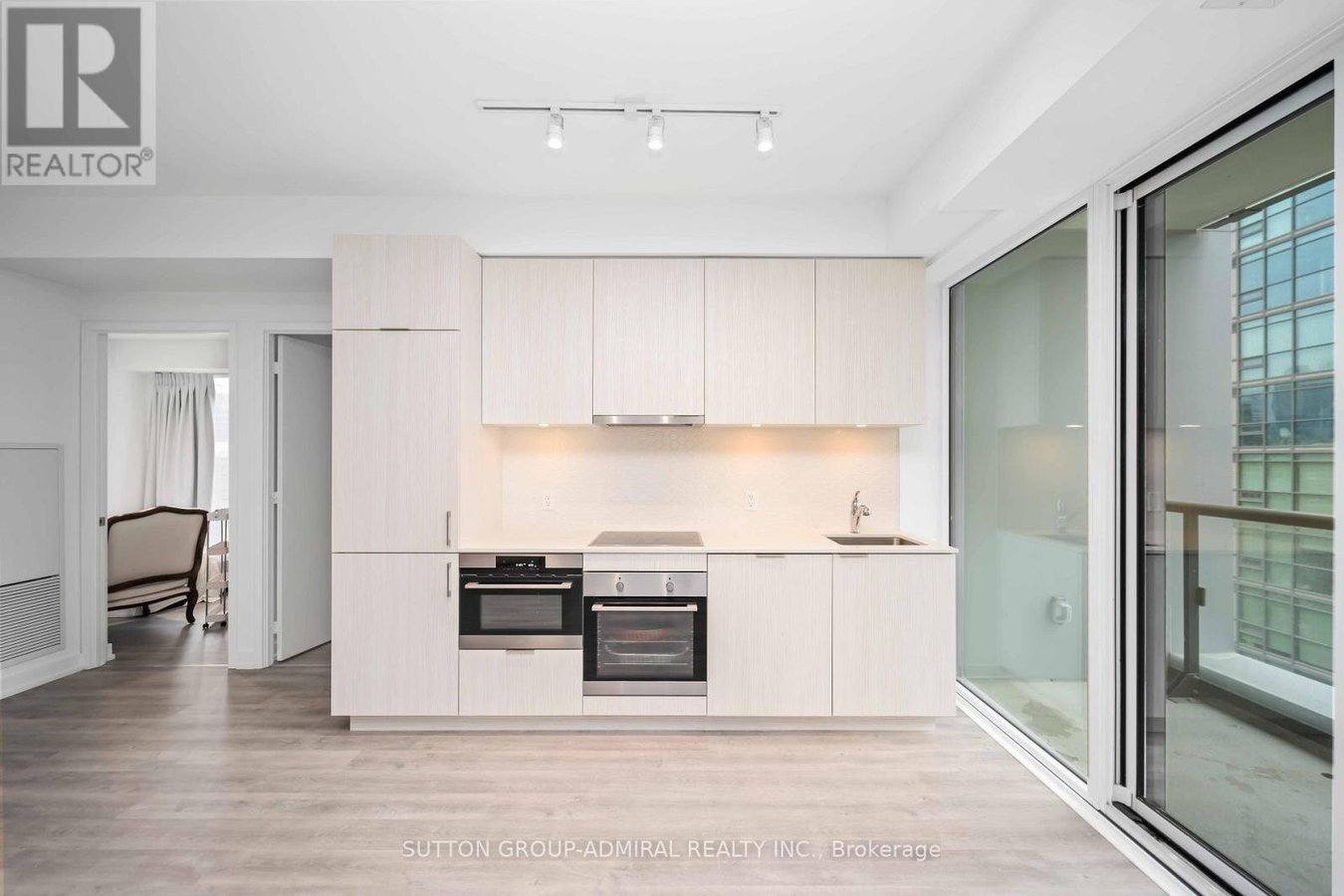 812 - 158 FRONT STREET E - Photo 8