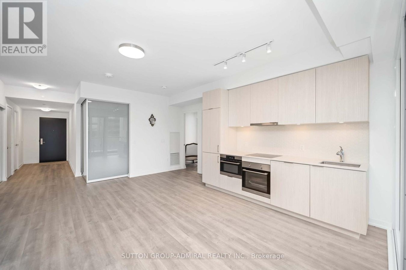 812 - 158 FRONT STREET E - Photo 9