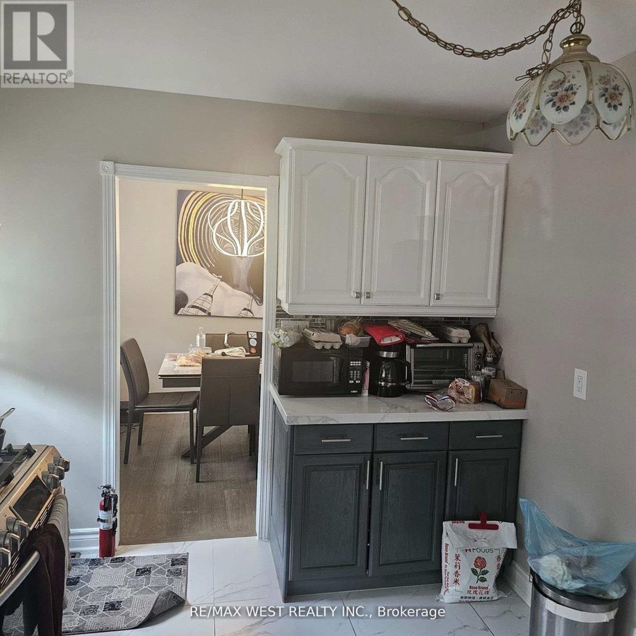 UPPER - 51 MONTERREY DRIVE - Photo 3