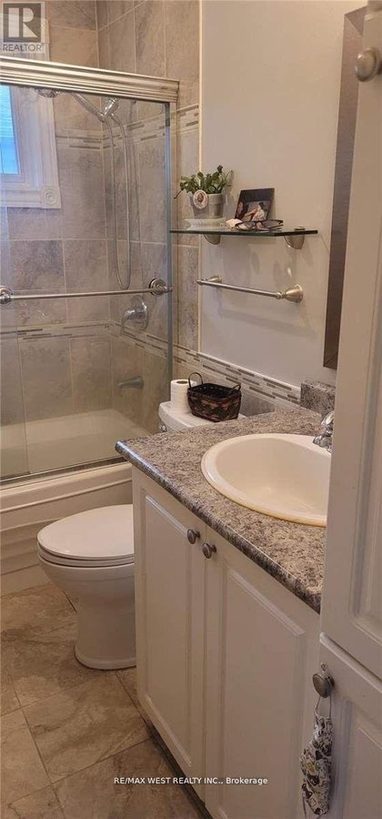 UPPER - 51 MONTERREY DRIVE - Photo 7