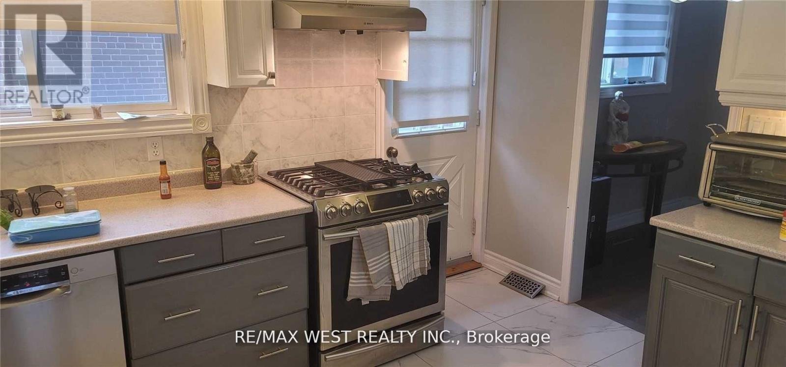 UPPER - 51 MONTERREY DRIVE - Photo 9