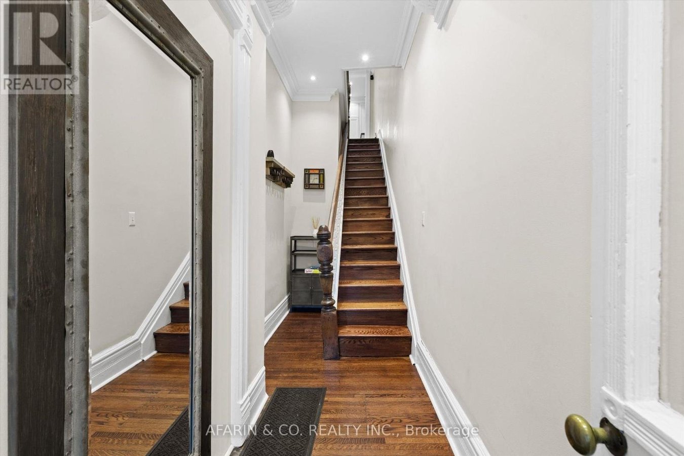 SECOND FLOOR & LOFT - 48 NASSAU STREET - Photo 2