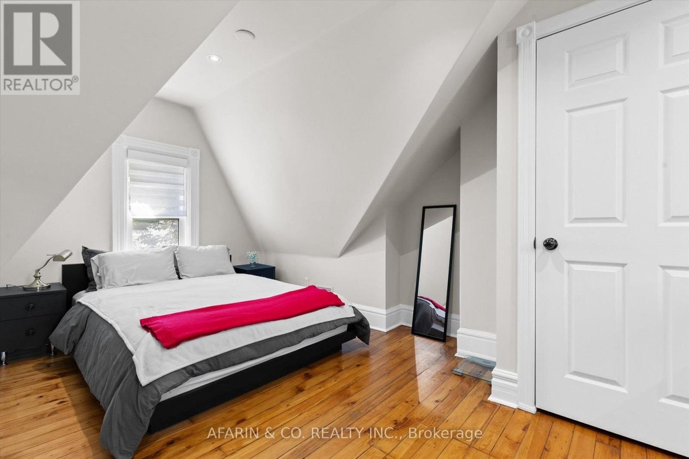 SECOND FLOOR & LOFT - 48 NASSAU STREET - Photo 13