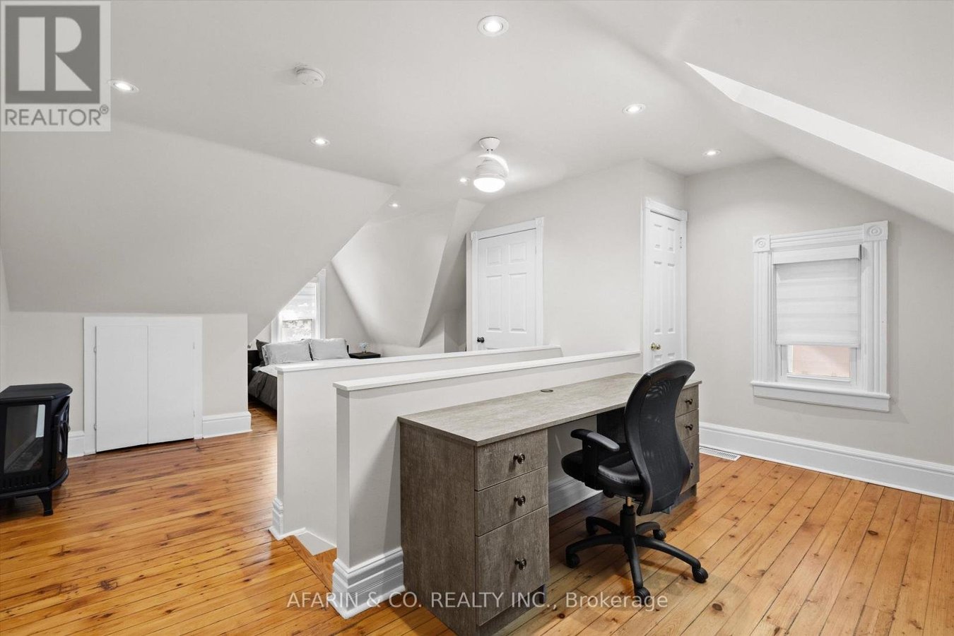 SECOND FLOOR & LOFT - 48 NASSAU STREET - Photo 14
