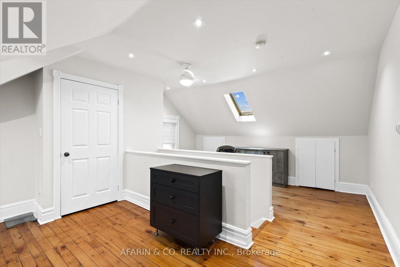 SECOND FLOOR & LOFT - 48 NASSAU STREET - Photo 15