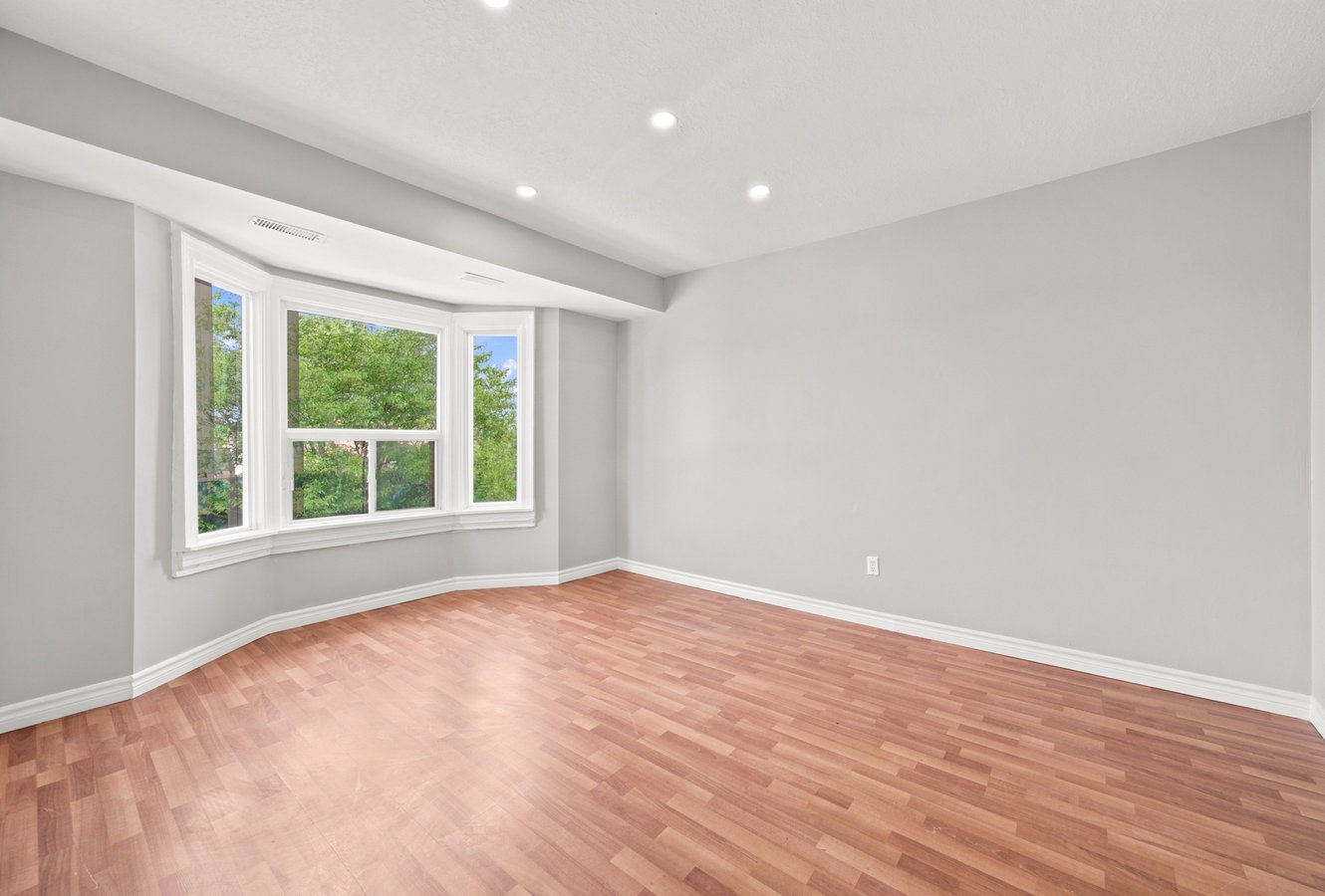 1228 Saint Clair Avenue West - Photo 9
