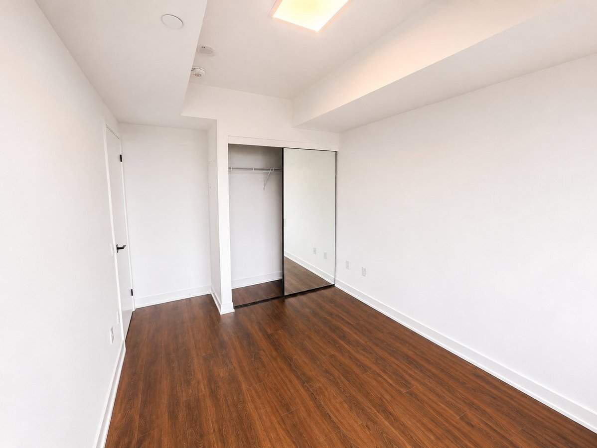 609 Sherbourne Street - Photo 6