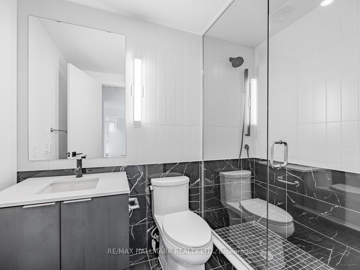 327 King Street West - Photo 12