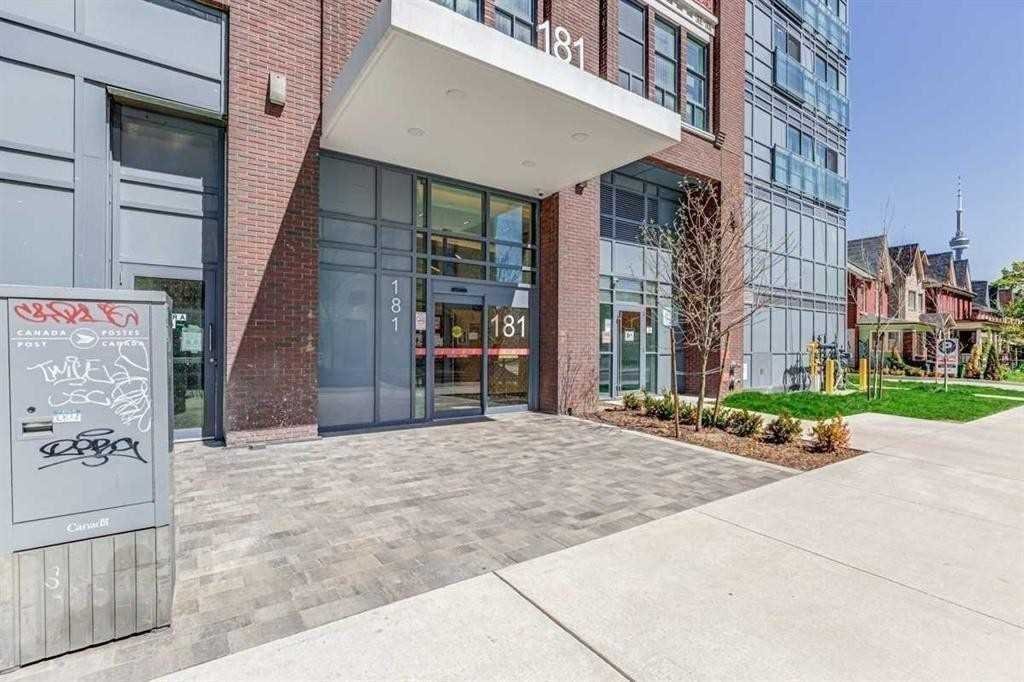 181 Huron Street - Photo 3