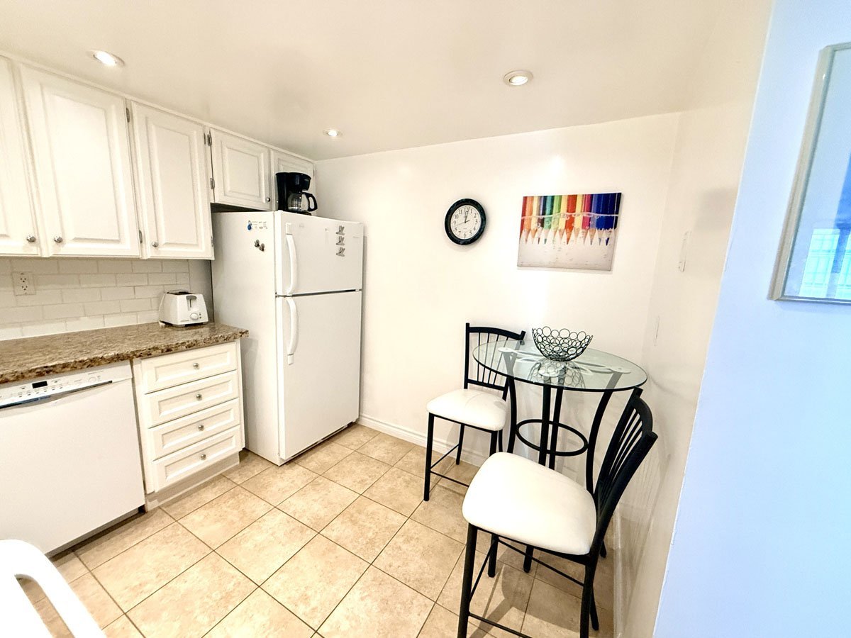 77 Maitland Place - Photo 10