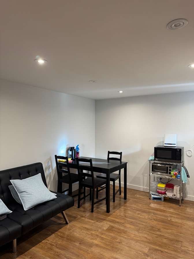 Sussex Avenue - Photo 3