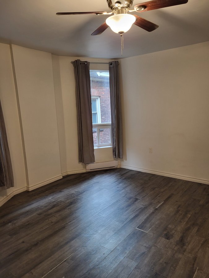 136 Close Avenue - Photo 2