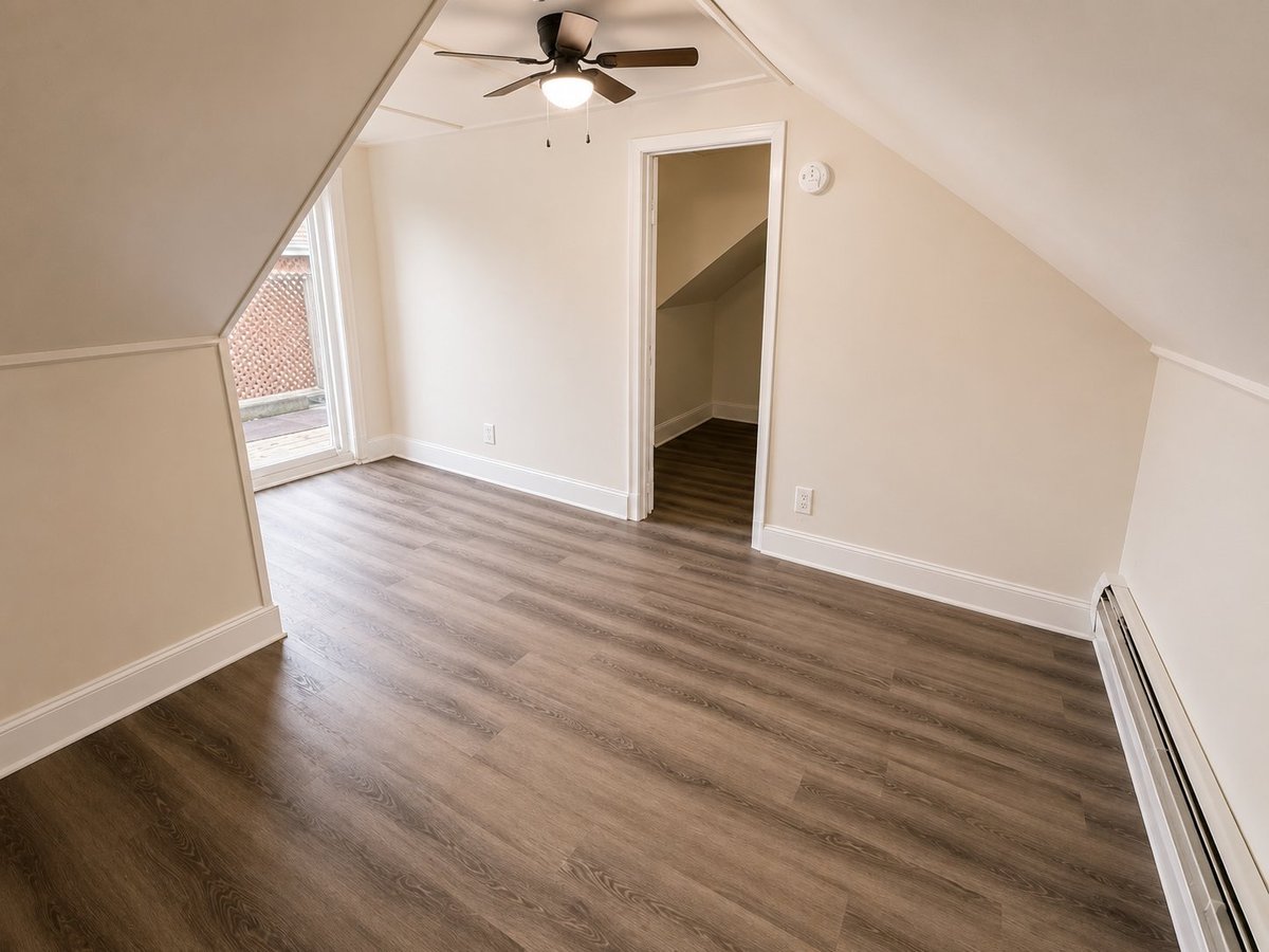 2182 Gerrard Street East - Photo 2