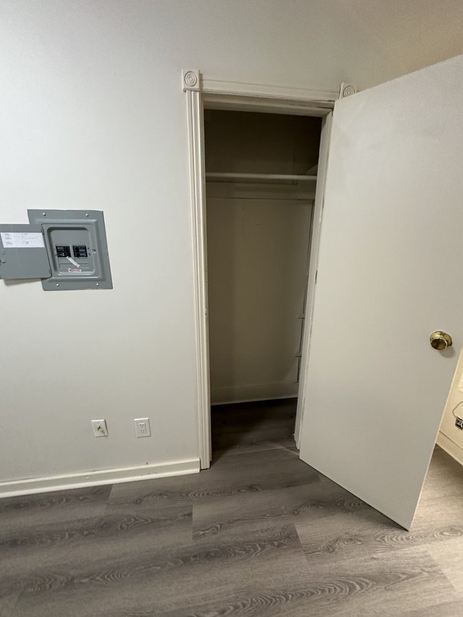 2182 Gerrard Street East - Photo 3